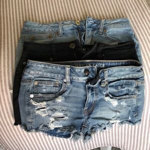 Bundle of 3 pairs of AE shorts